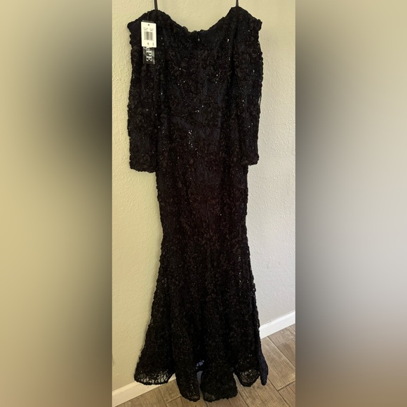 Xscape Off The Shoulder 3/4 sleeve Lace Overlay Dress -Size 6 - Picture 4 of 8